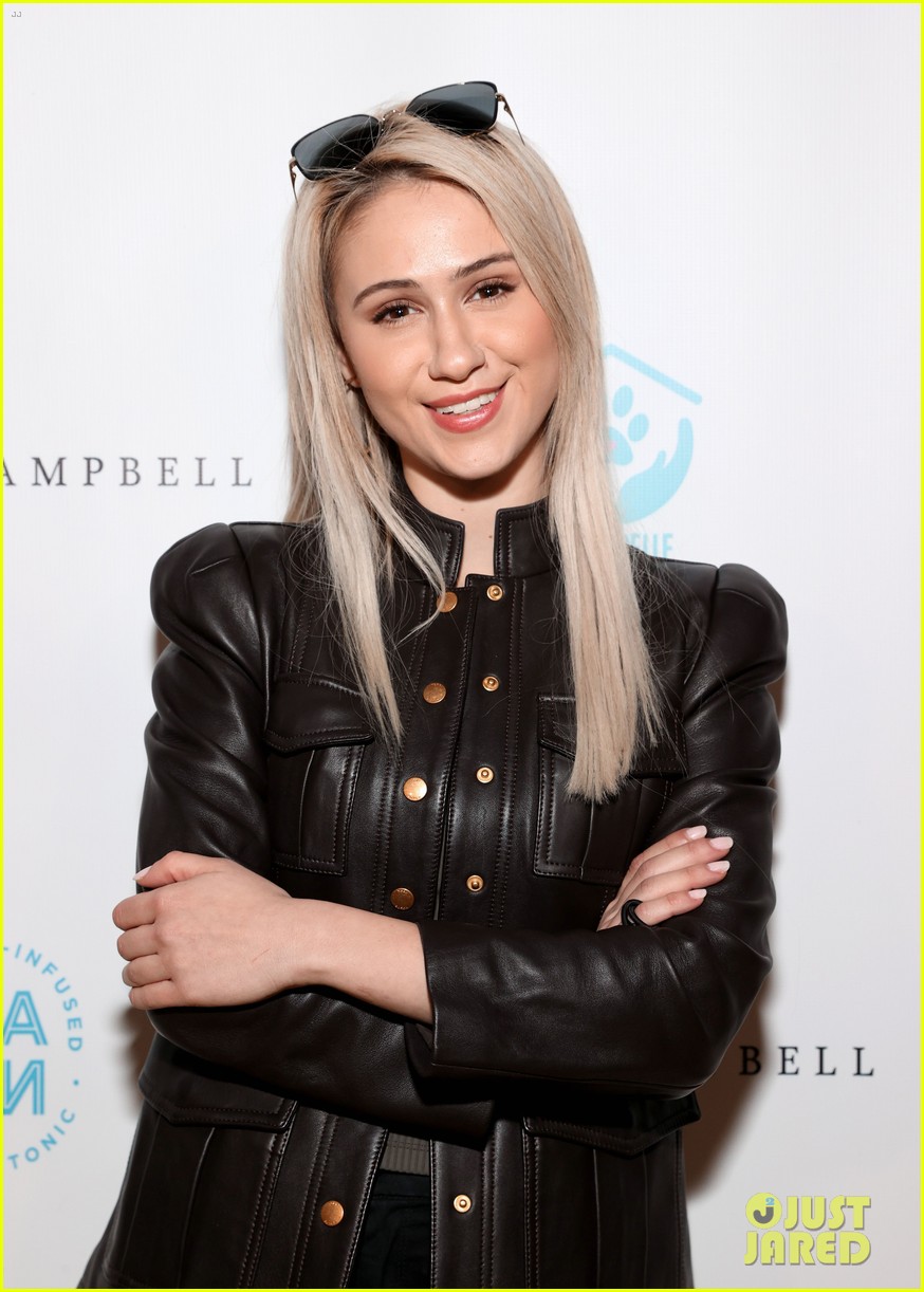 Maria Bakalova Hangs Out with Leslie Mann & Judd Apatow at Tracey Cunningham's Book Launch Party: Photo 4653893. Heidi Klum, Judd Apatow, Kathy Hilton, Leslie Mann, Maria Bakalova Photo