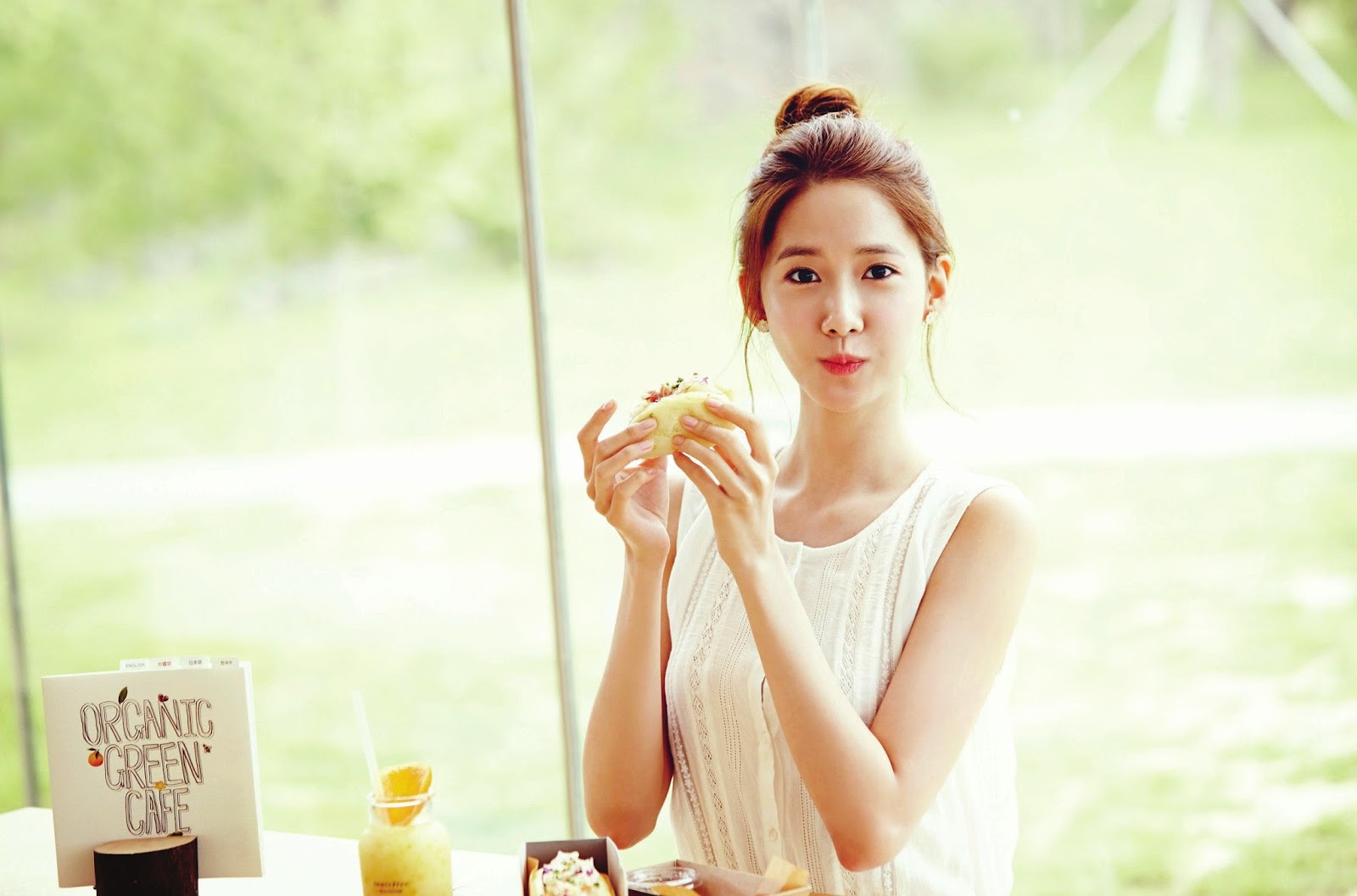 Yoona HD Wallpaper
