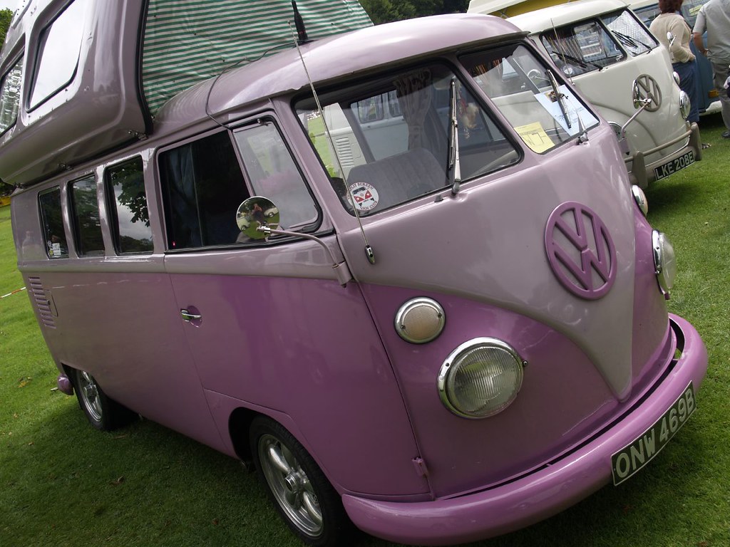 Volkswagen Campervan Buses (Pink). Volkswagen Pink C