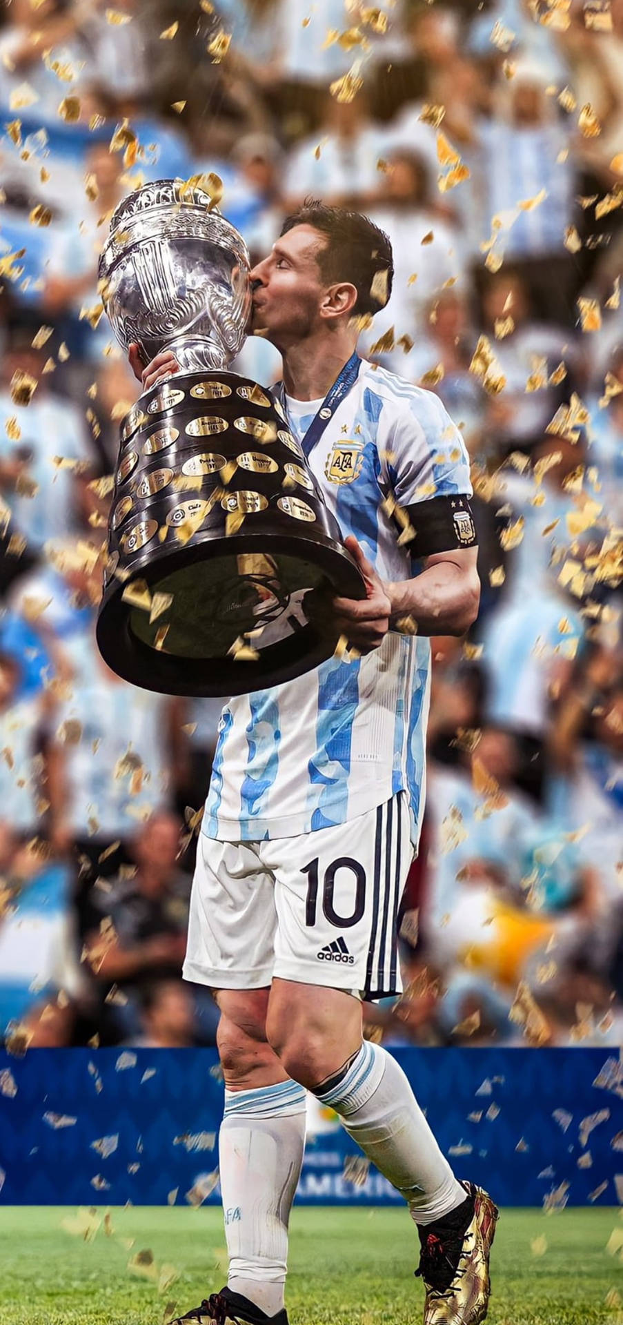 Download Messi 4k Ultra HD Trophy Wallpaper