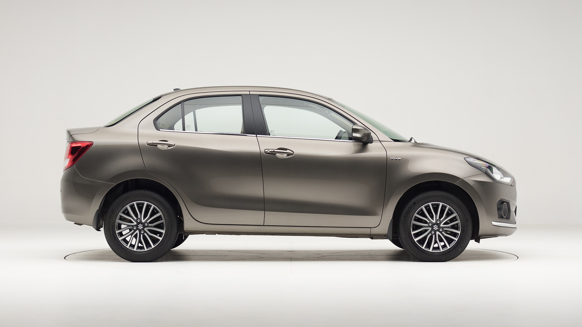Dzire [2017 2020] Image & Exterior Photo Gallery [Images]