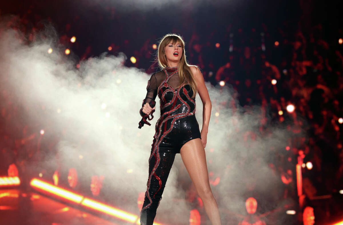 PHOTOS: Taylor Swift kicks off 'Eras Tour' in fine fashion
