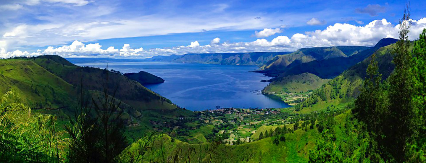 Travel Guide to Lake Toba largest crater lake in the world
