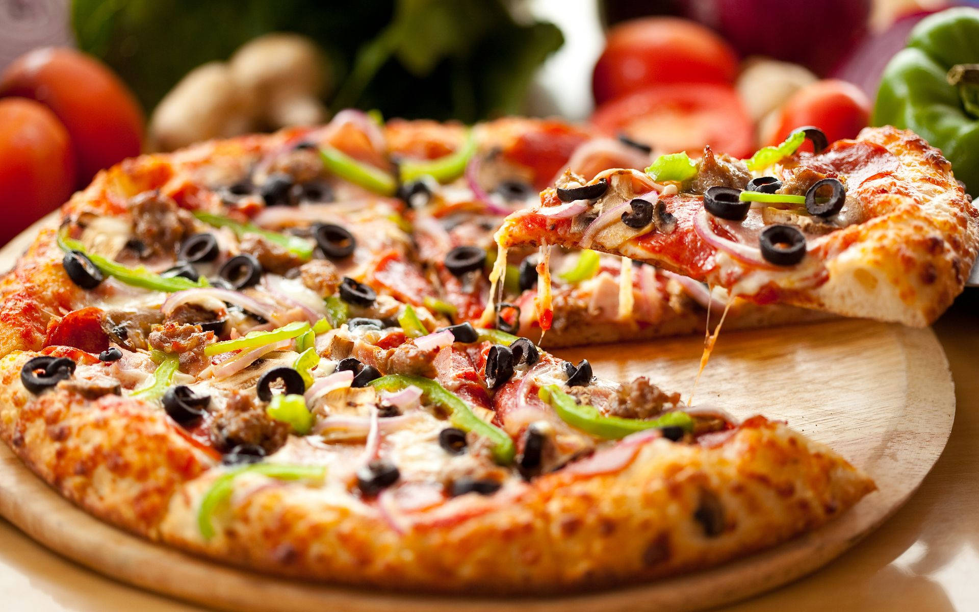Download Italian Food Pizza Close Up Wallpaper