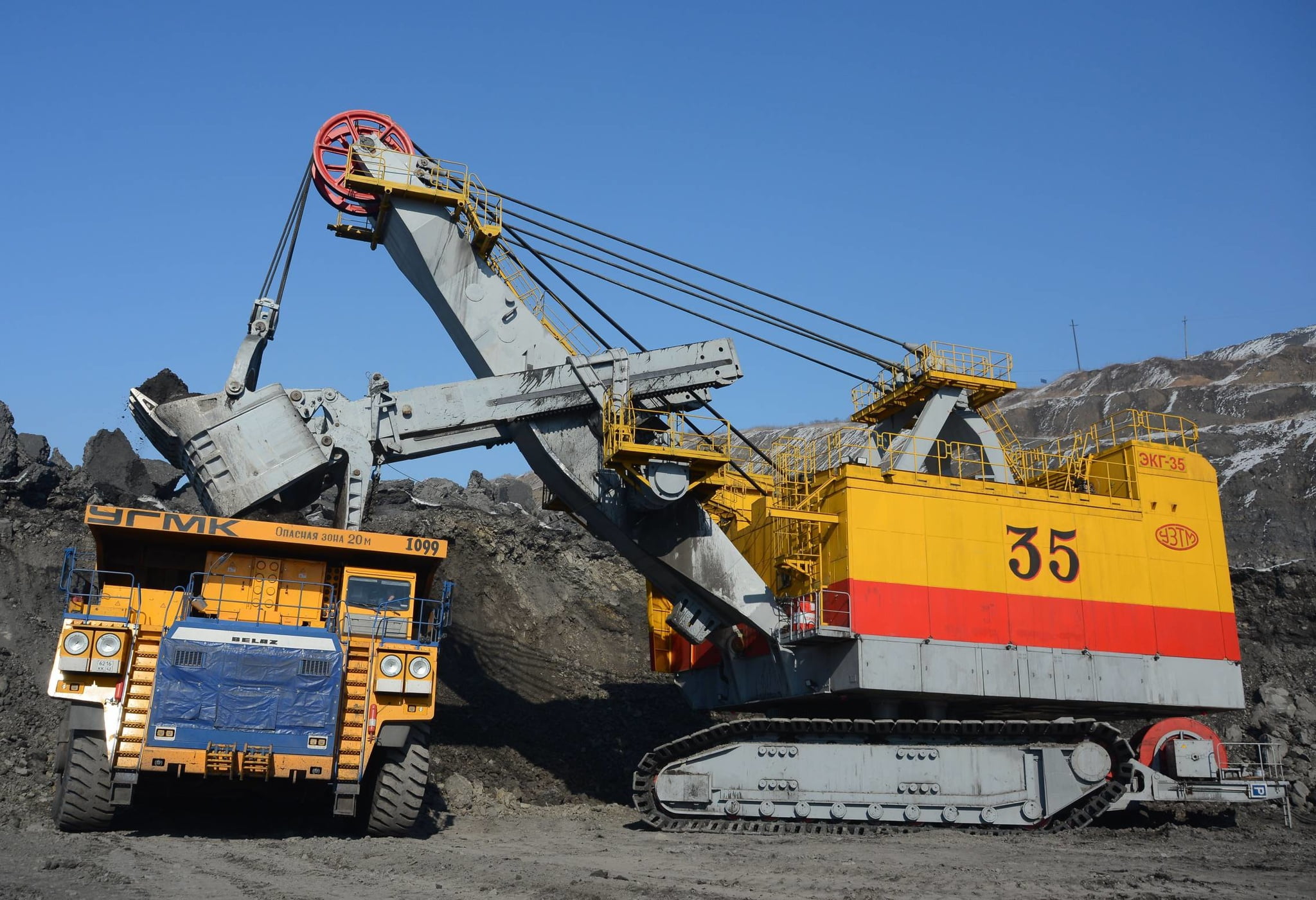 Wallpaper / Quarry, Dump Truck, BelAZ, The Technological Process, ECG 35, Russia, 1080P, Loading, Excavator Free Download