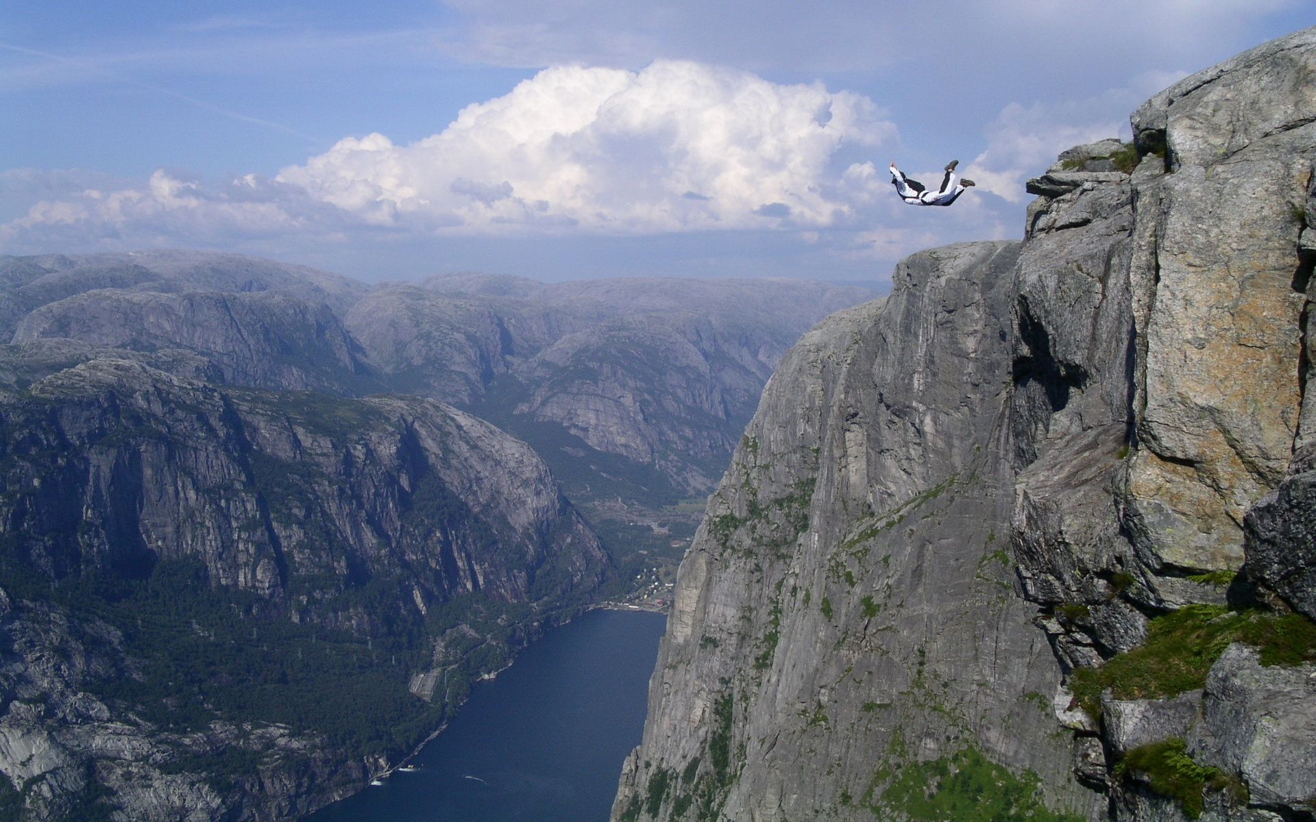 Cliff Diving HD Wallpaper. Background. Fjord, Klippenspringen, Urlaub