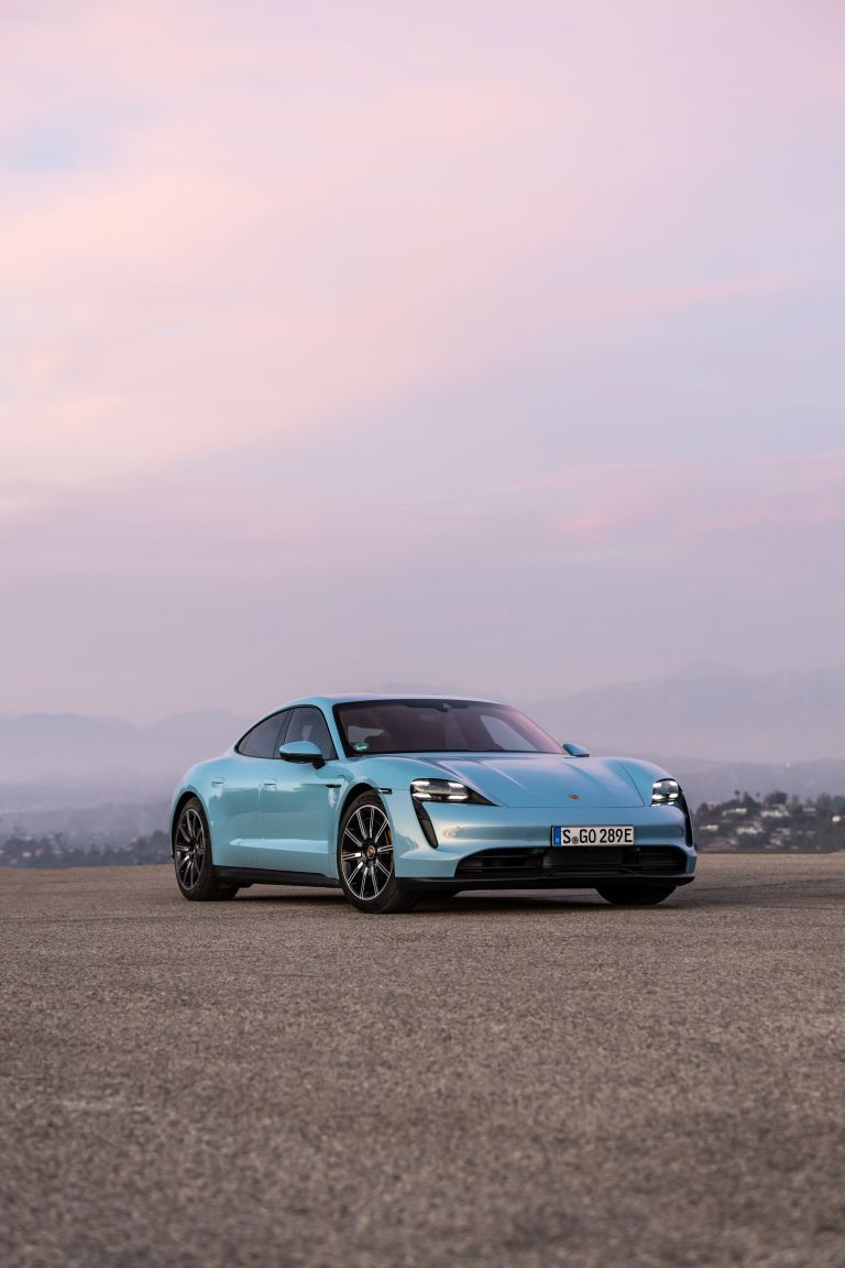 Porsche Taycan 4S quality free high resolution car image