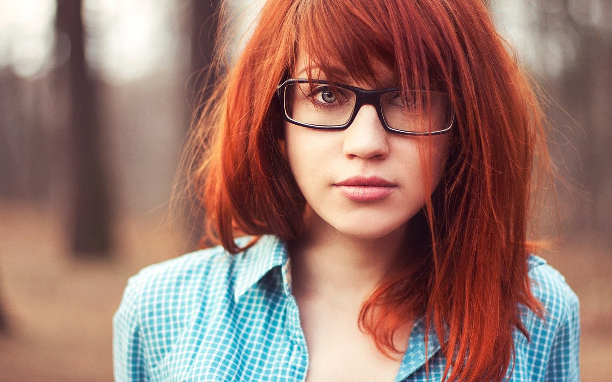 Wallpaper, girl, model, red haired, face, eyes, glasses 2560x1600