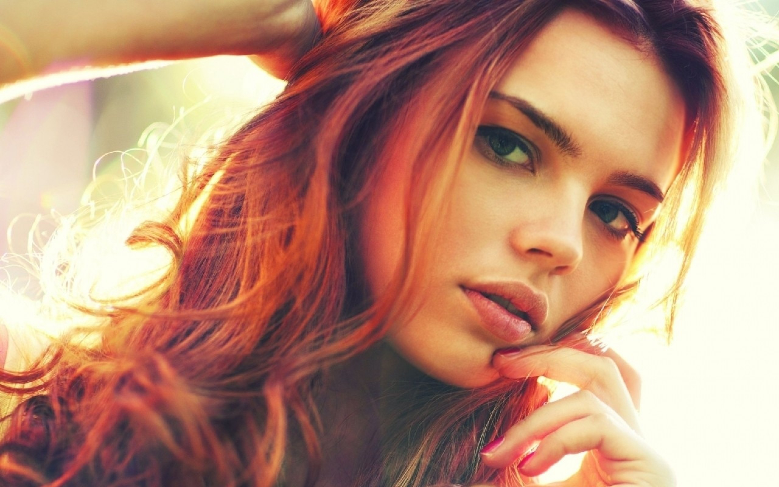 Redhead girl green eyes