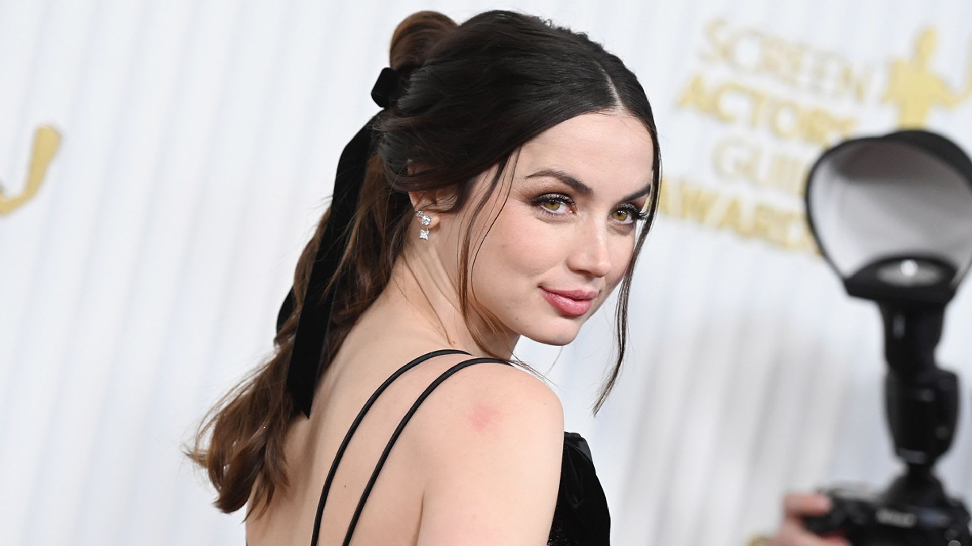 Ana de Armas enchants in seriously sultry plunging beaded gown. HELLO!