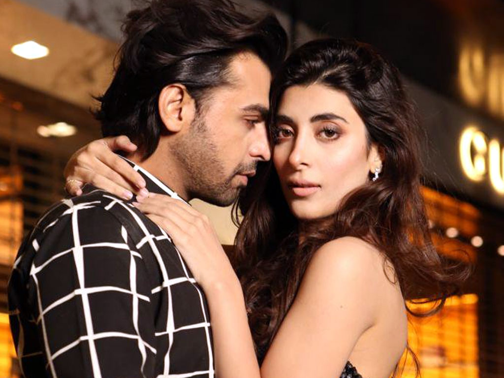 Watch Farhan wish wife Urwa happy birthday with a romantic song & Style