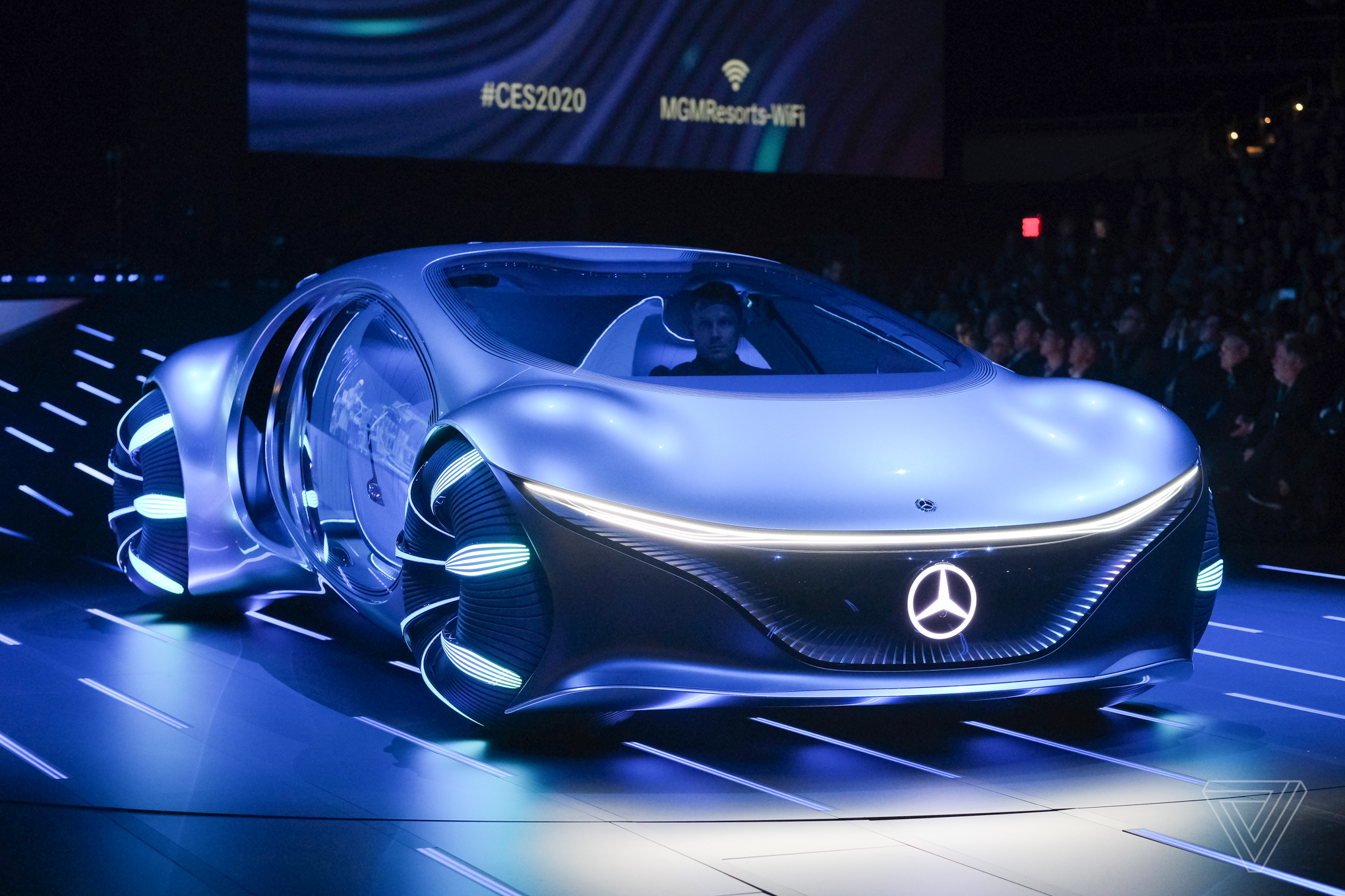Mercedes Benz Unveils An Avatar Themed Concept Car With Scales