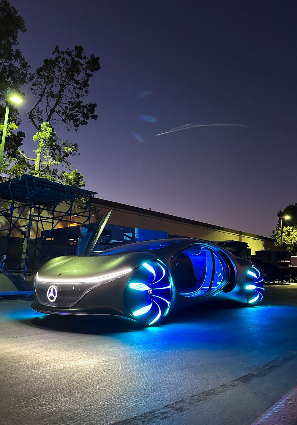 The Mercedes Benz Vision AVTR Is A Futuristic Fever Dream That's Hilariously Nerve Racking To Drive