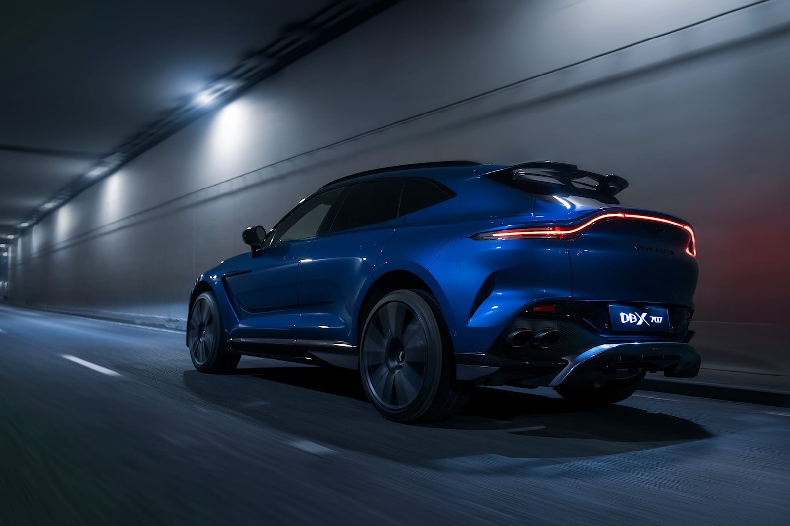 2023 Aston Martin DBX707 Exterior Colors & Dimensions: Length, Width, Tires