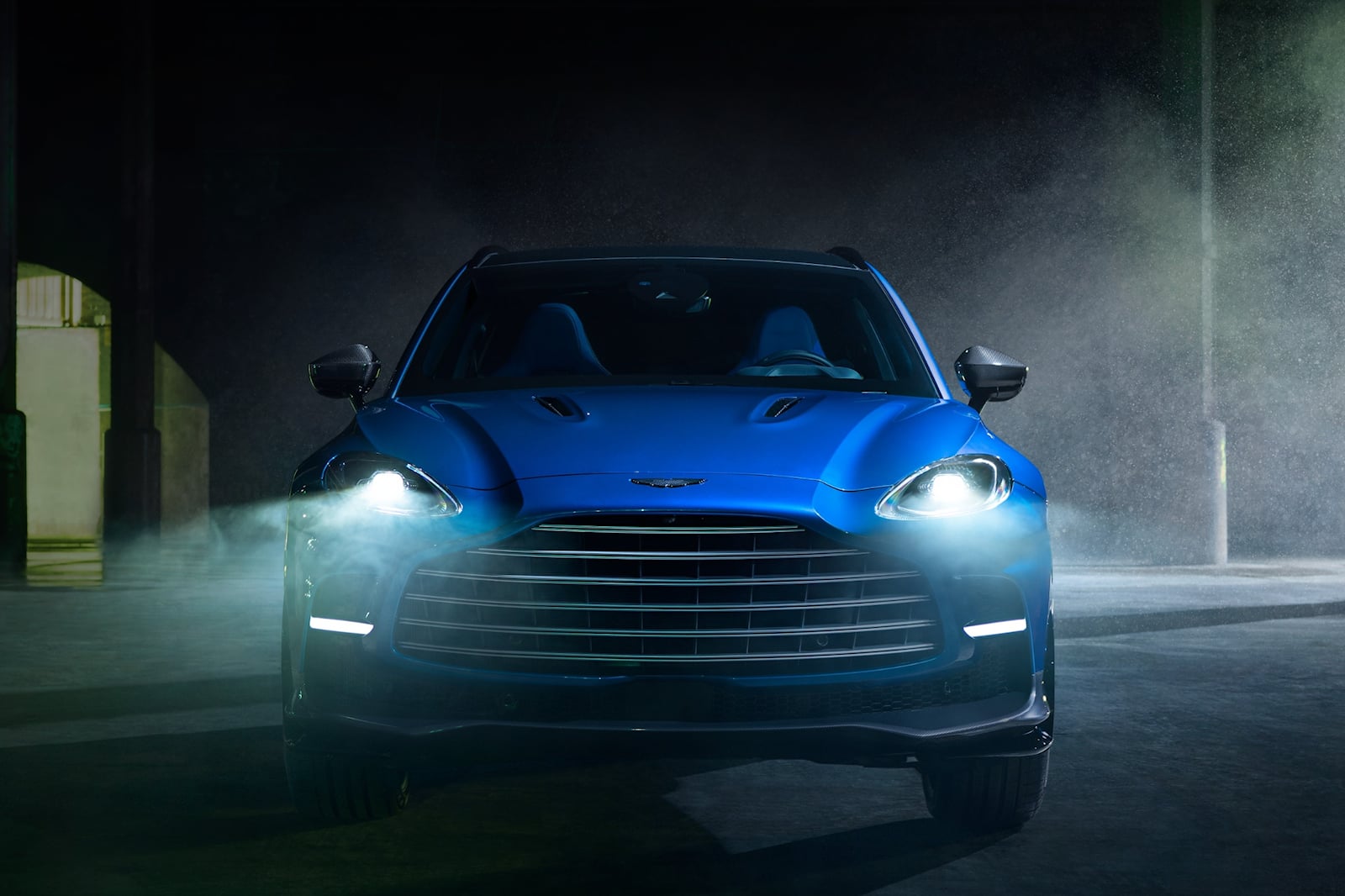2023 Aston Martin DBX707 Exterior Colors & Dimensions: Length, Width, Tires