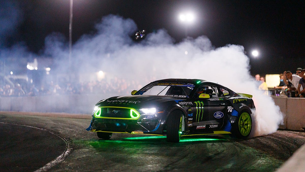 Formula Drift Enacts New Underglow Rules for Title Fight