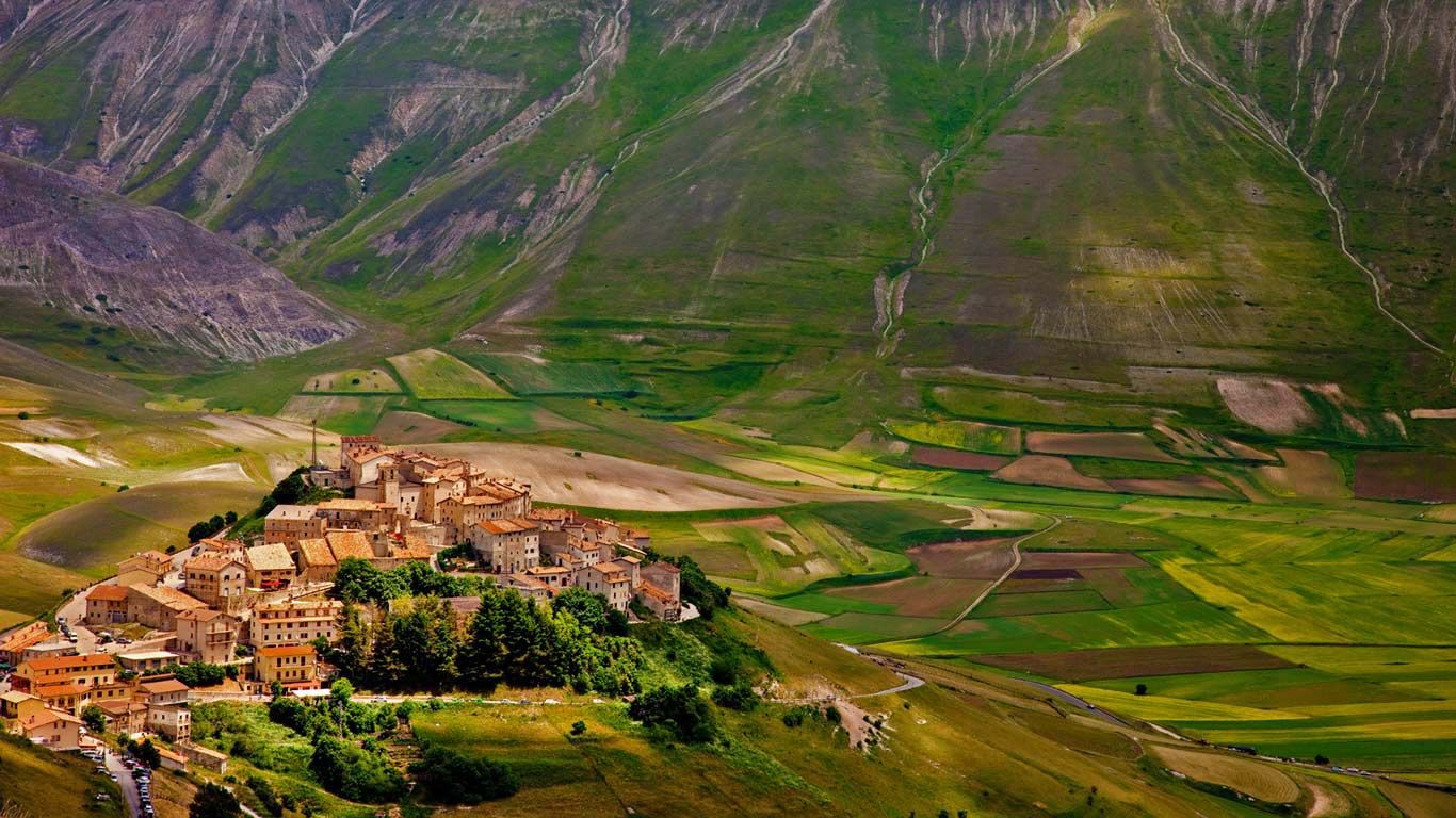 Bing Wallpaper. Umbria, Parka