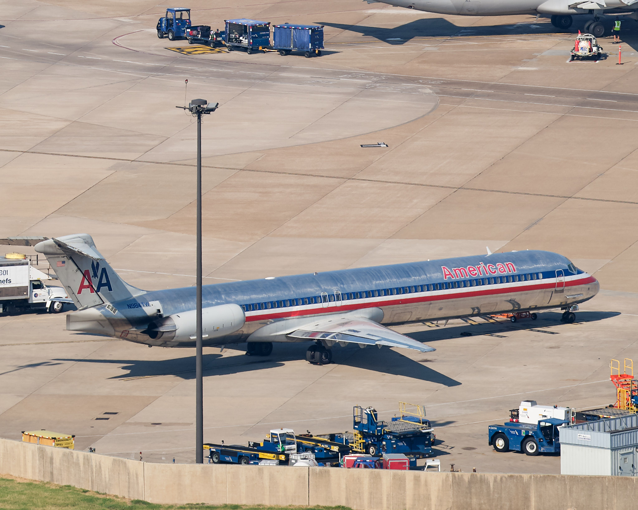 image and a special video: A Nostalgic Goodbye to the American Airlines MD- 80