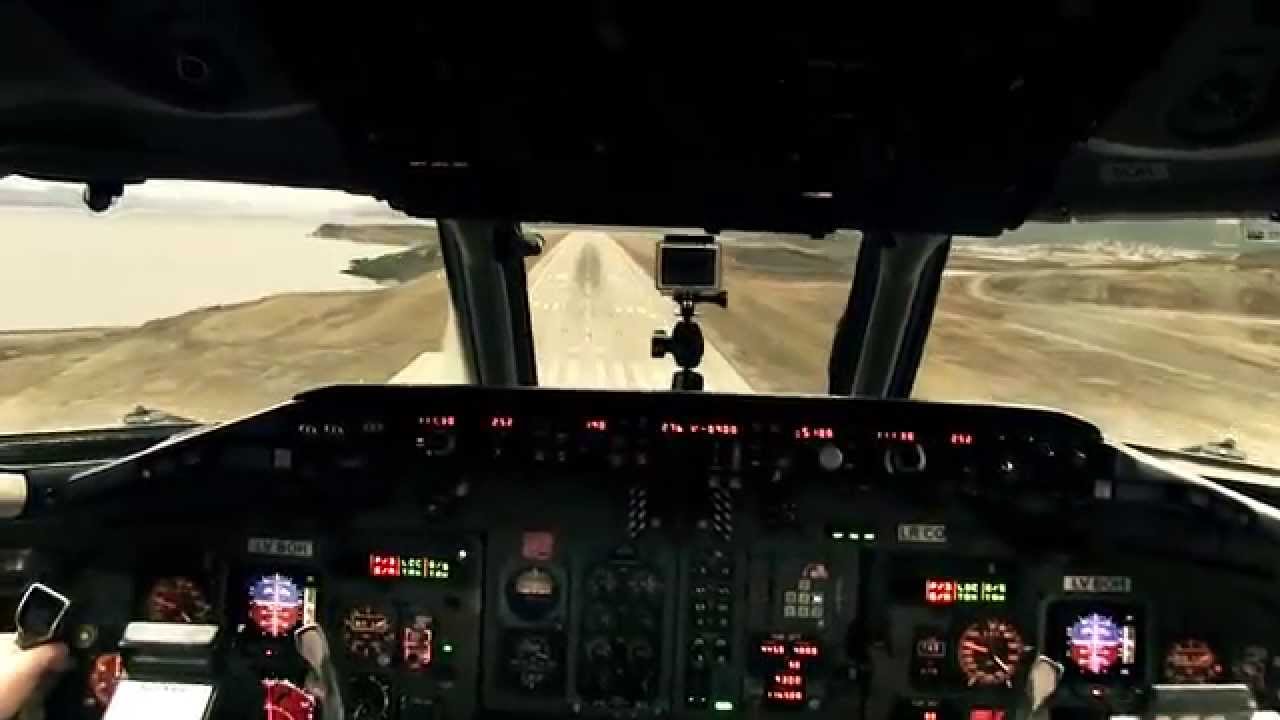 McDonnell Douglas MD 80 Awesome Cockpit Scene