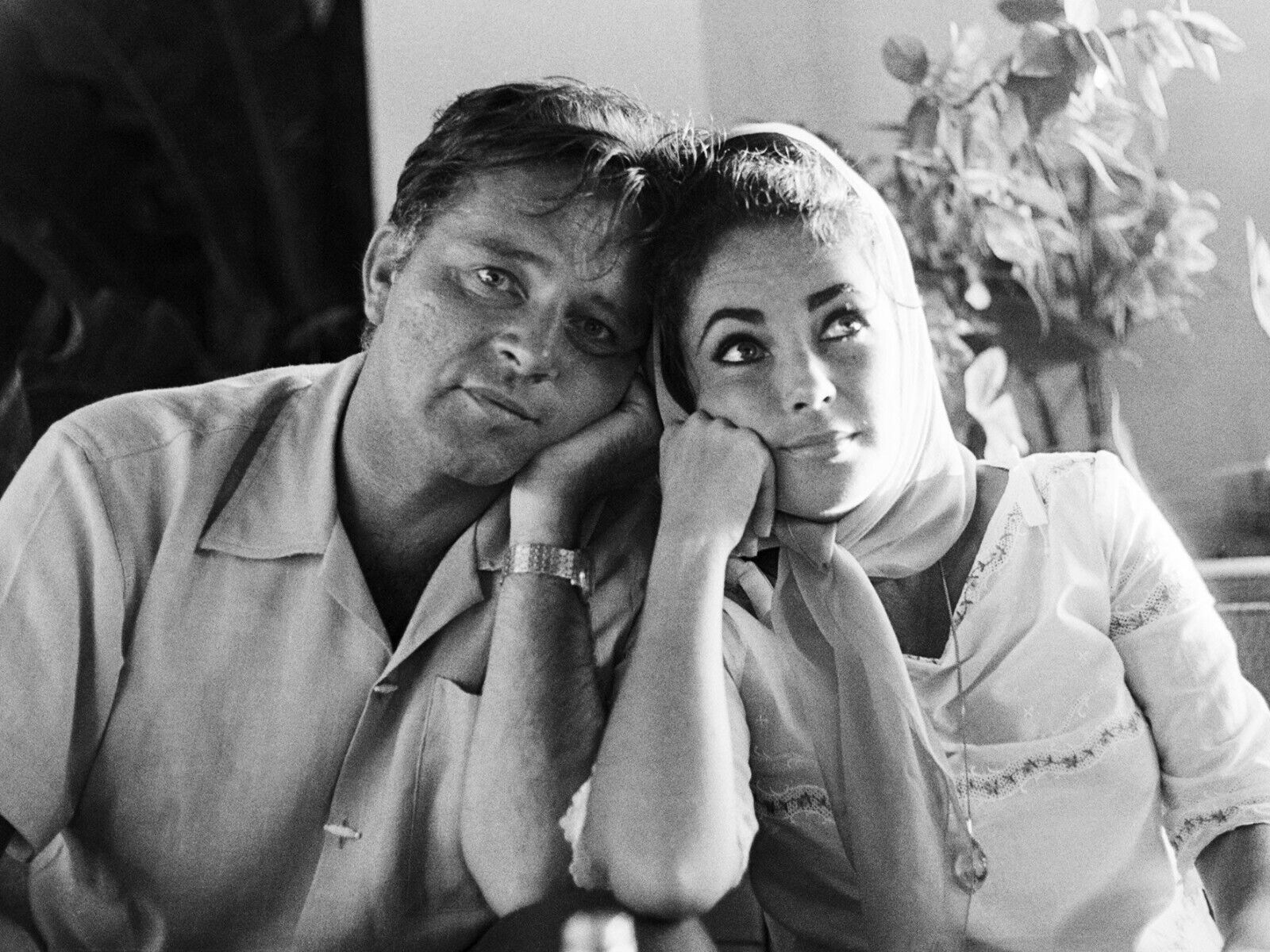Richard Burton and Elizabeth Taylor 11x14 Glossy Photo