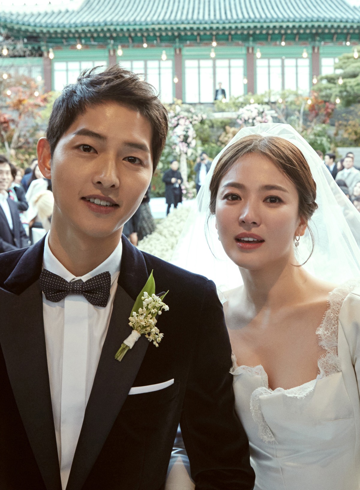 Song Joong Ki and Song Hye Kyo Release HD Photo of Their Wedding