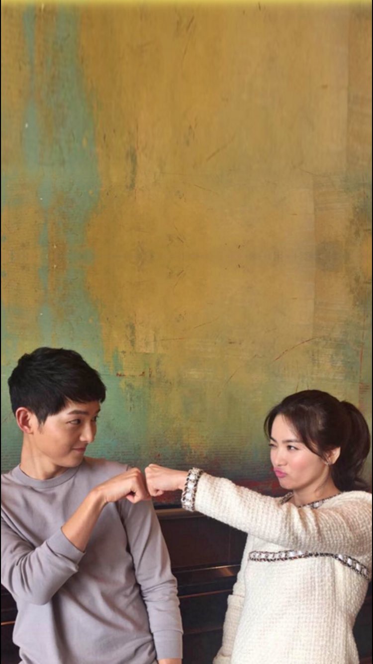 Song Joong Ki CANADA LOCKSCREENS made from Song Hye Kyo's ig update last night!