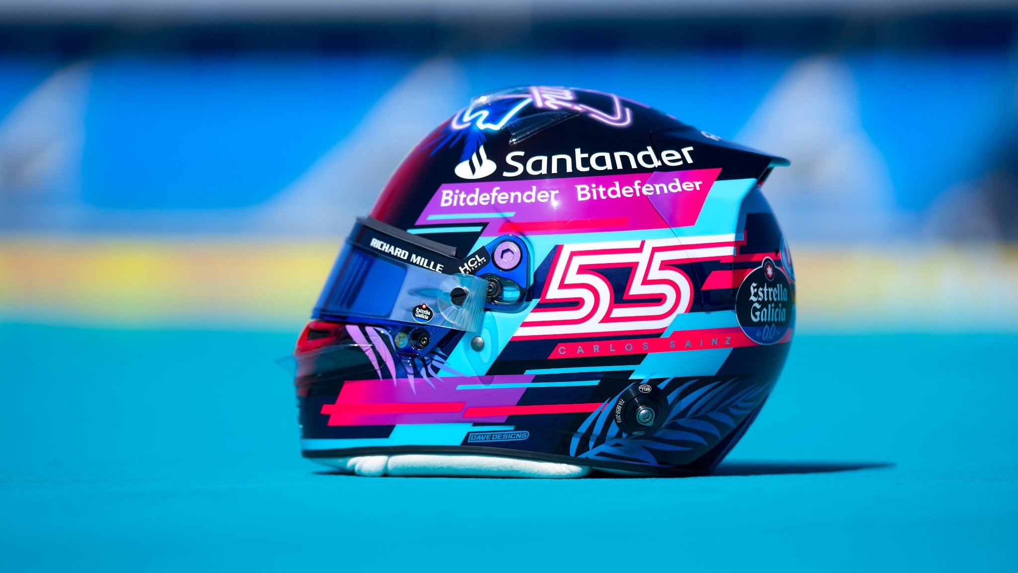 PHOTOS: Carlos Sainz's Ferrari helmet for 2023 Formula 1 Miami Grand Prix