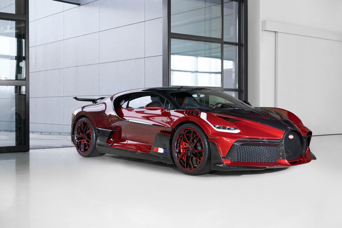 The Bugatti Divo Lady Bug is a mic drop of painting perfection
