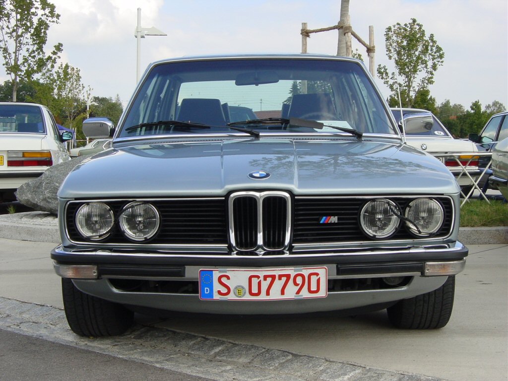 BMW 5 Series E12 Photo With 41 Pics