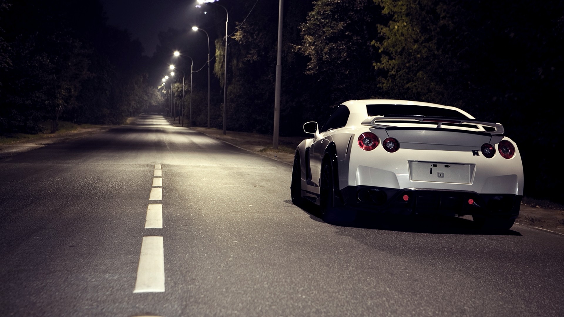 White Nissan 35 GTR at Night Rear desktop PC and Mac wallpaper