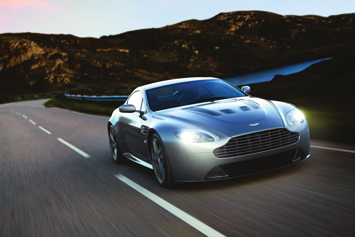A Z Supercars: Aston Martin V12 Vantage
