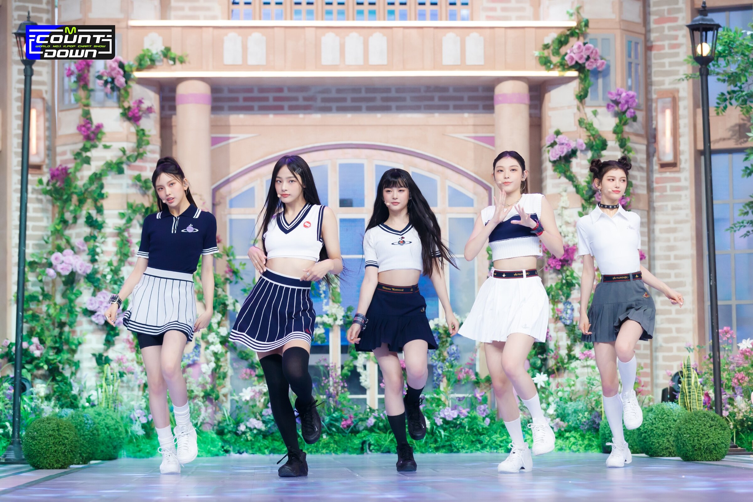 NewJeans 'Hype Boy' at M