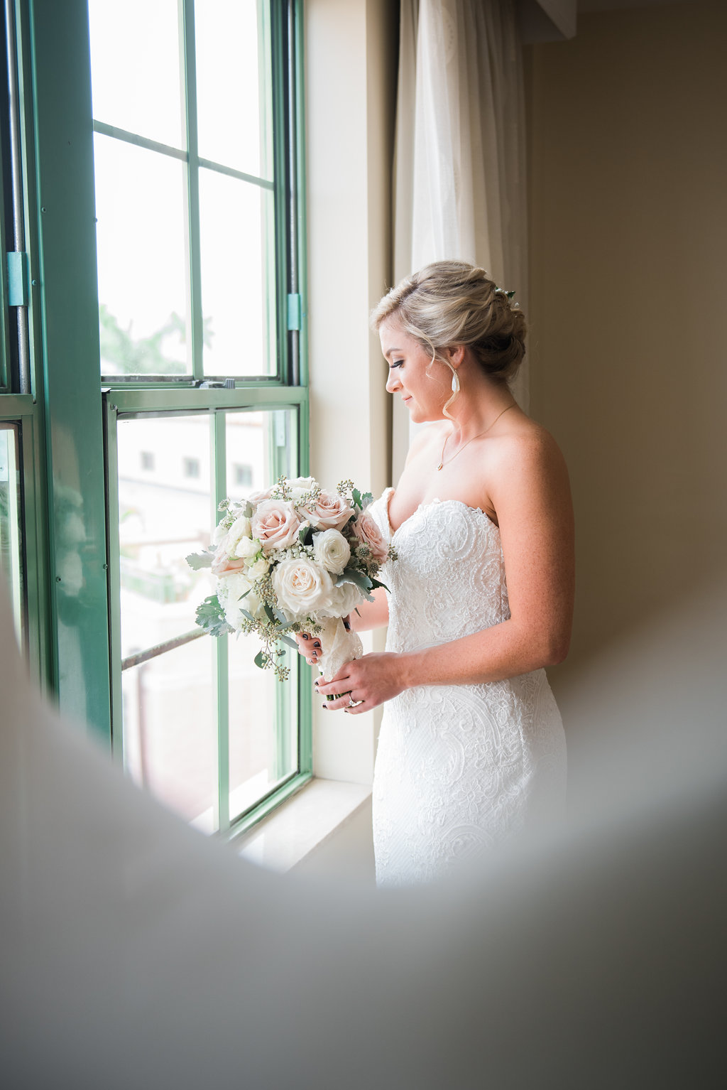 A Tampa Minimalist Wedding
