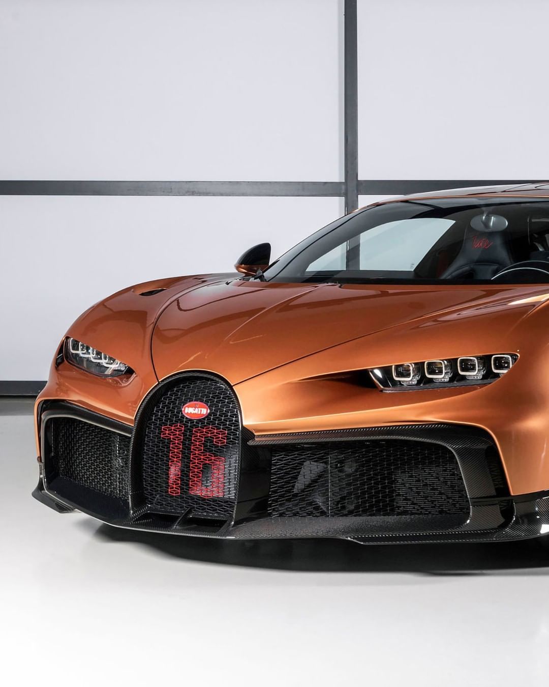 BUGATTI on Instagram: “Created especially for the CHIRON's most agile family member, Copper is a unique paint finish that highlights the CHIRON Pur Sport's”. 부가티