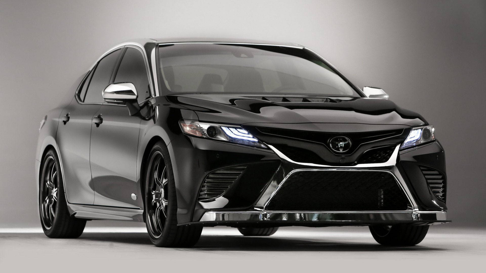 Download Elegant Toyota Camry In Black HD 4K Wallpaper