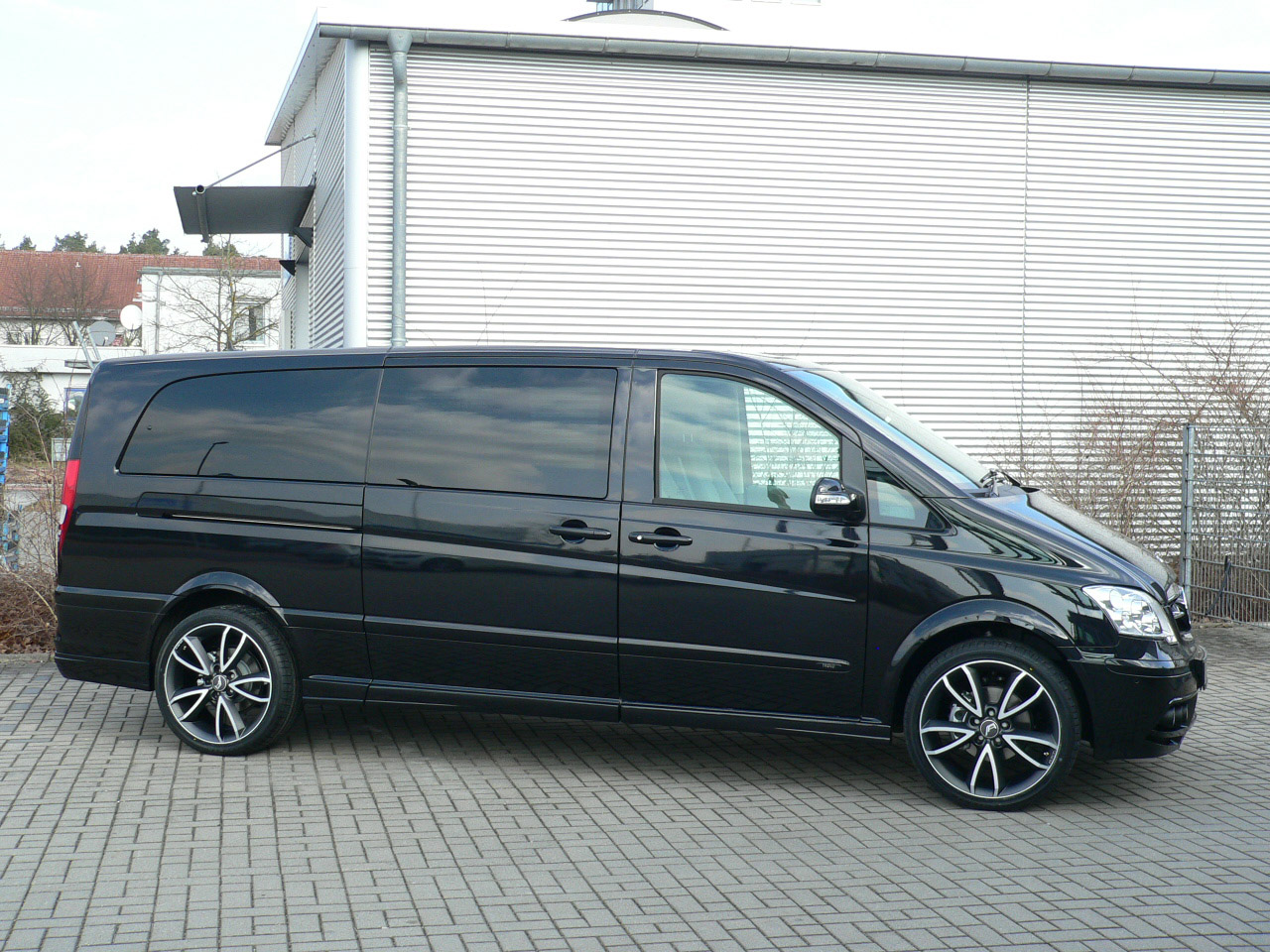 ART Mercedes Benz Viano 7 Of 10