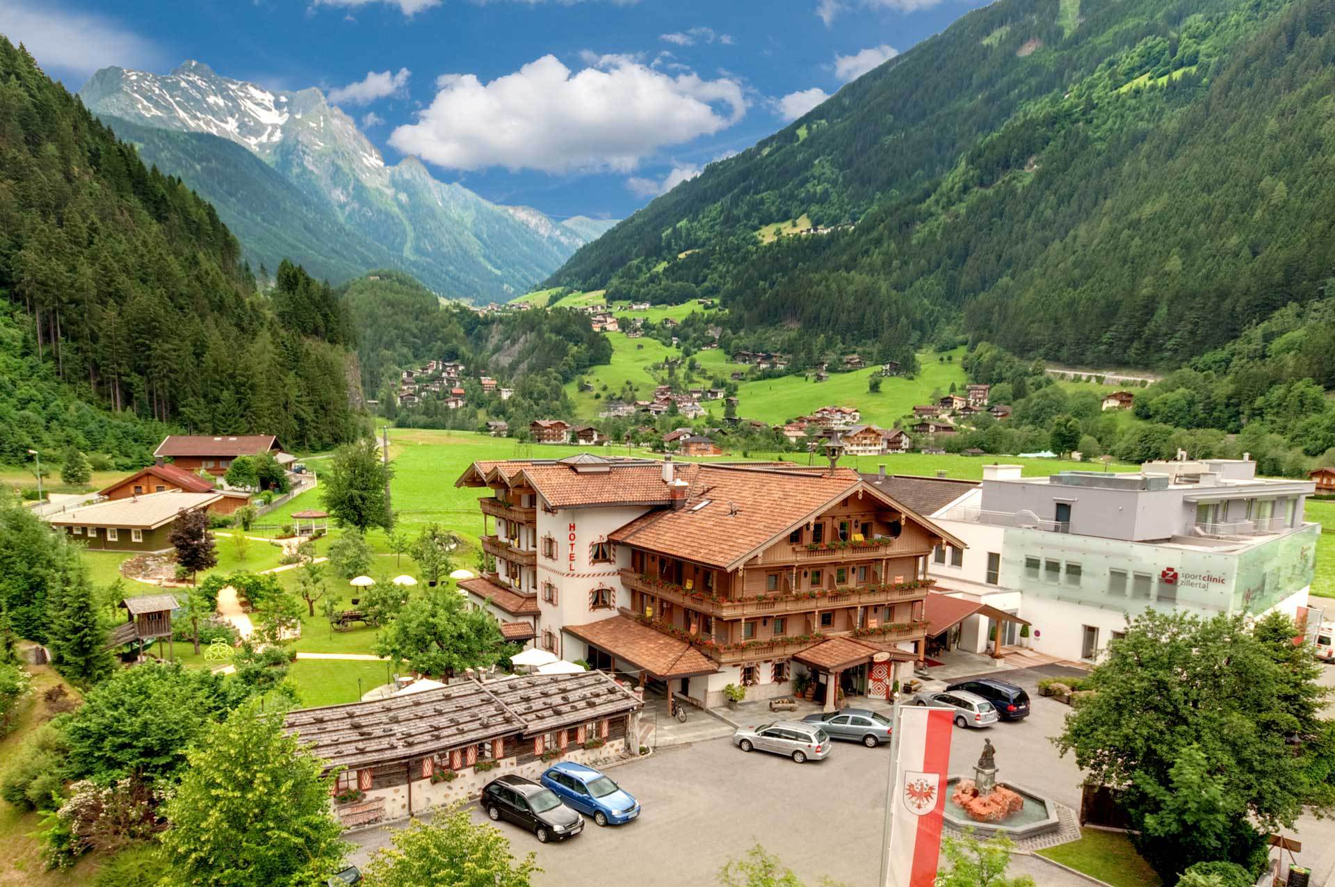 Summer landscape at the ski resort of Mayrhofen, Austria Desktop wallpaper 640x480