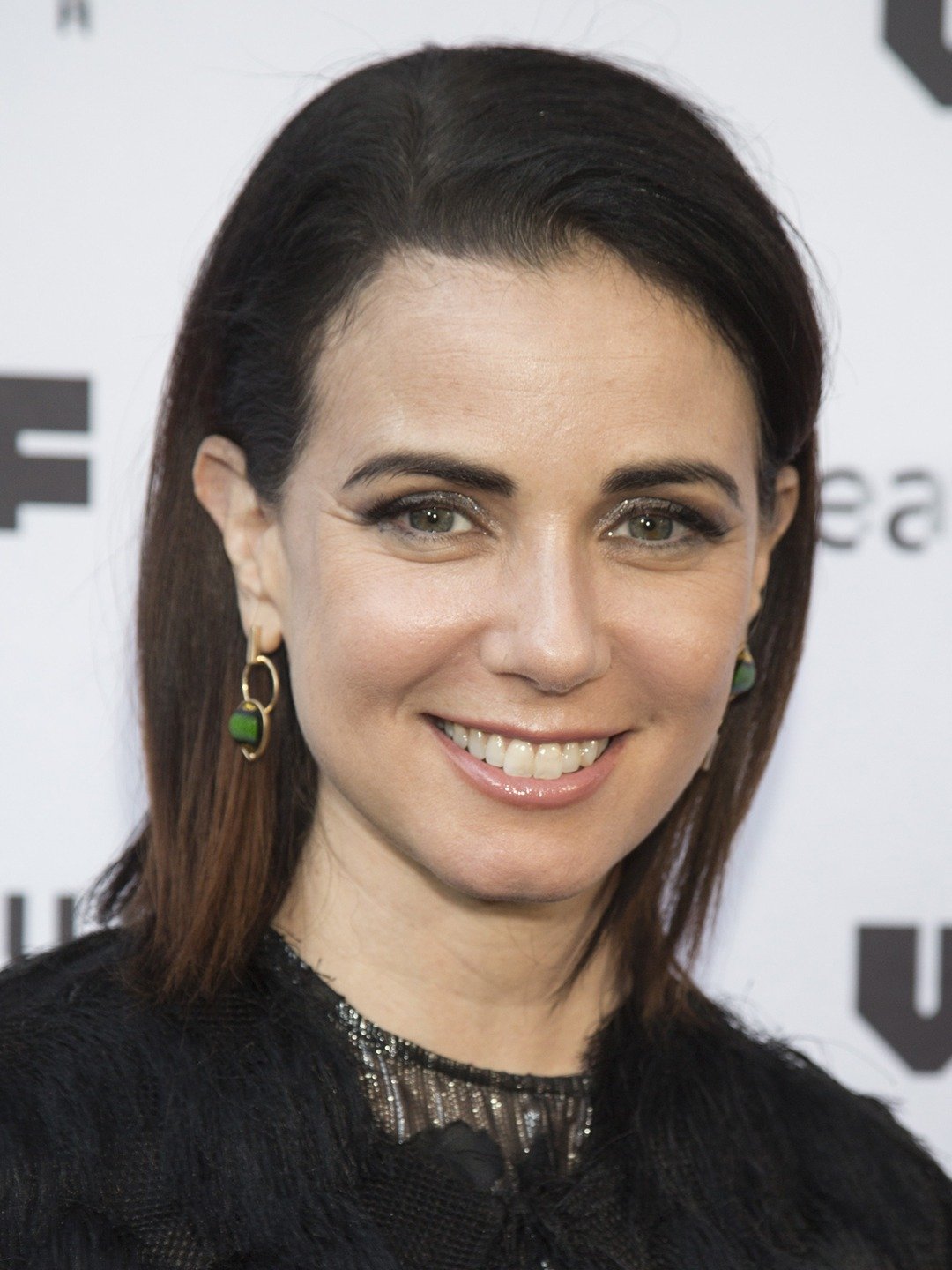 Mia Kirshner Wallpapers - Wallpaper Cave
