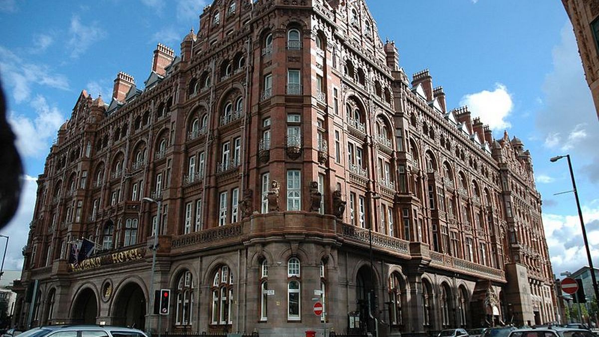 In picture: - that represent Manchester Evening News