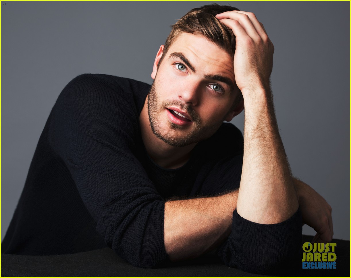 The 5th Wave's Alex Roe Talks Filming His Own Stunts, His Celeb Crush & More for JJ Portrait Session!: Photo 3556167. Alex Roe, Exclusive, Exclusive Photo, JJ Portrait Session Photo