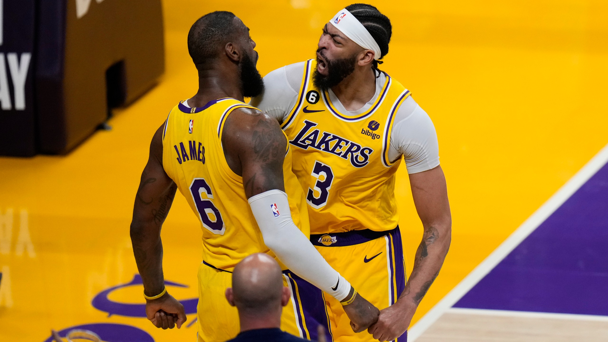 LeBron Leads Lakers Past Grizz 117 111 In OT For 3 1 Lead
