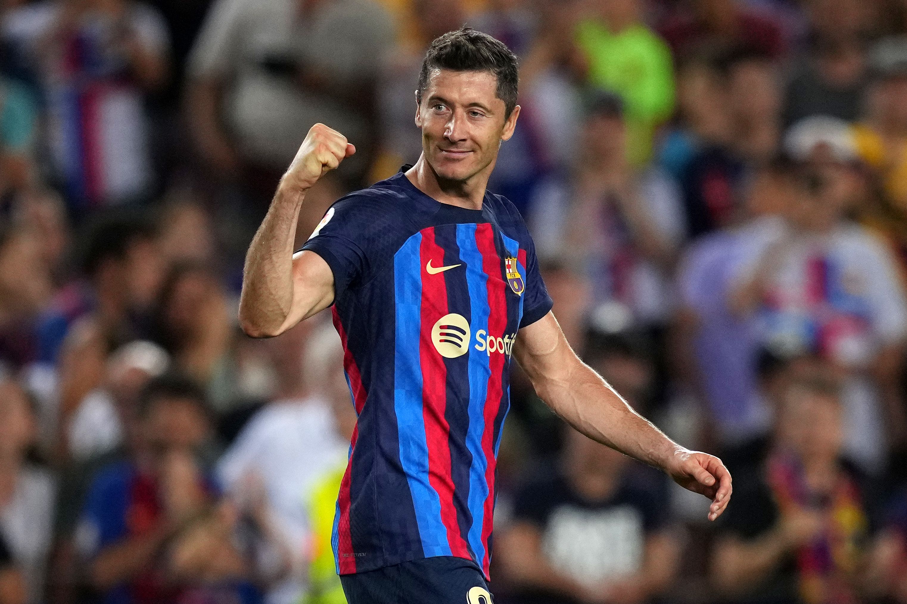 Robert Lewandowski Bags Two Goals As Barcelona Eases Past Real Valladolid 4 0