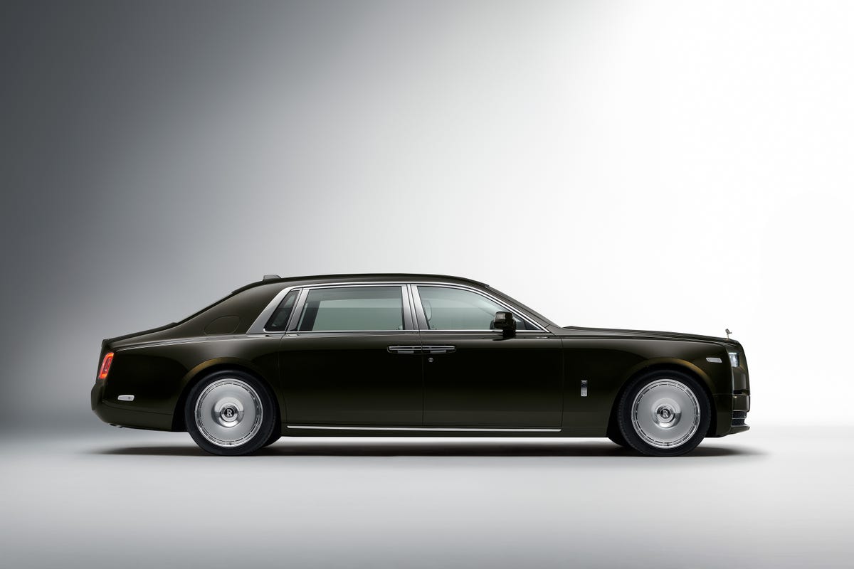 2023 Rolls Royce Phantom Series II Looks Even More Ostentatious
