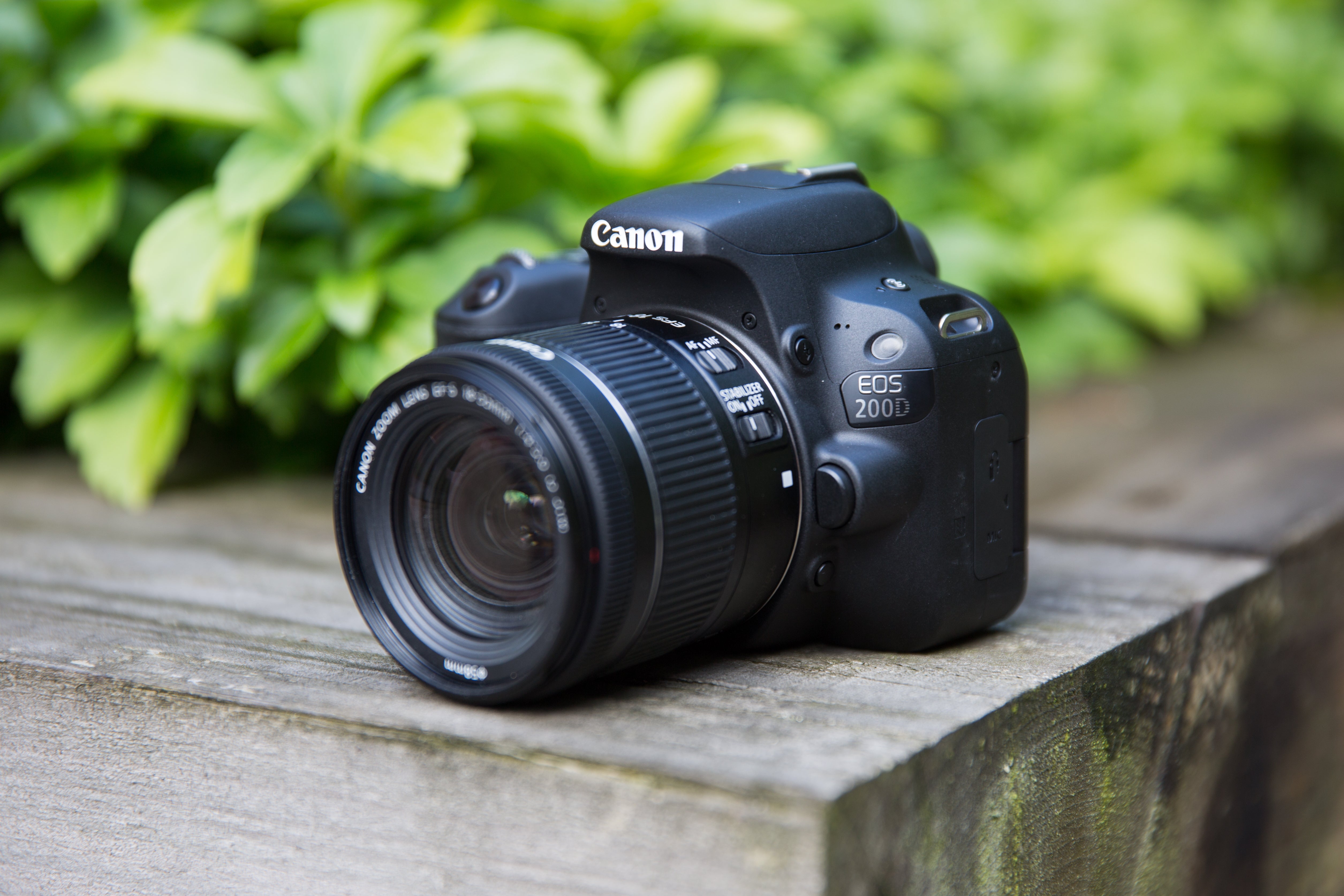 Canon EOS 200D Review