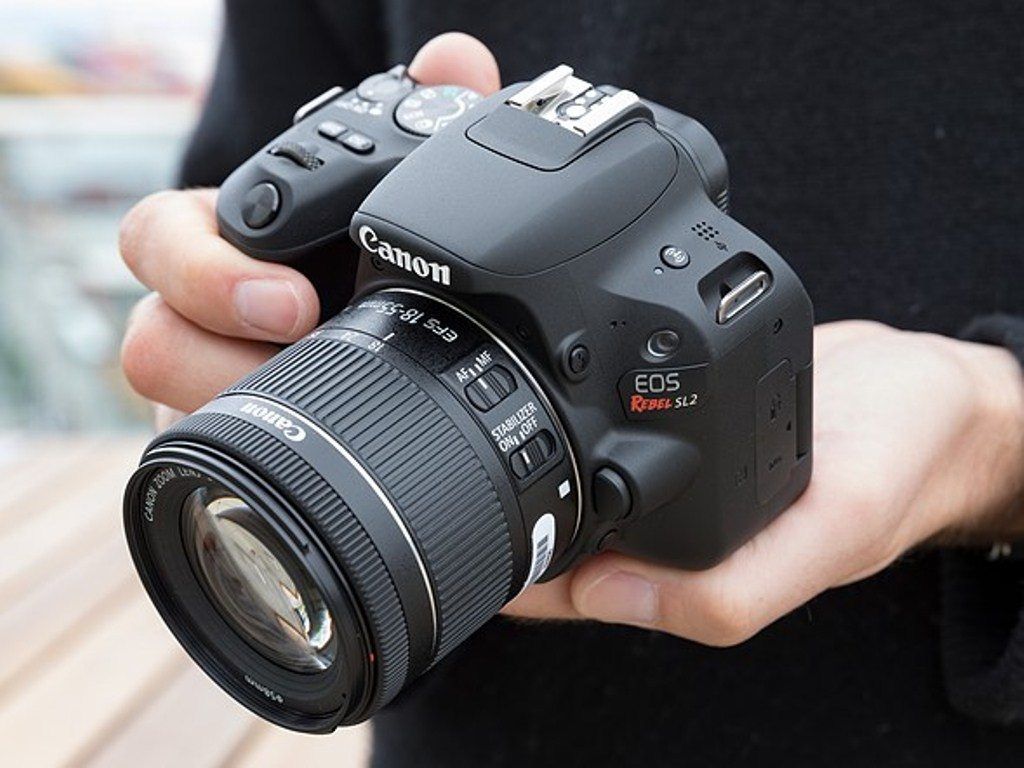 Canon EOS 200D Hadir di Indonesia DSLR Kompak Harga Rp9 Jutaan. Canon eos, Kamera canon, Kamera instan