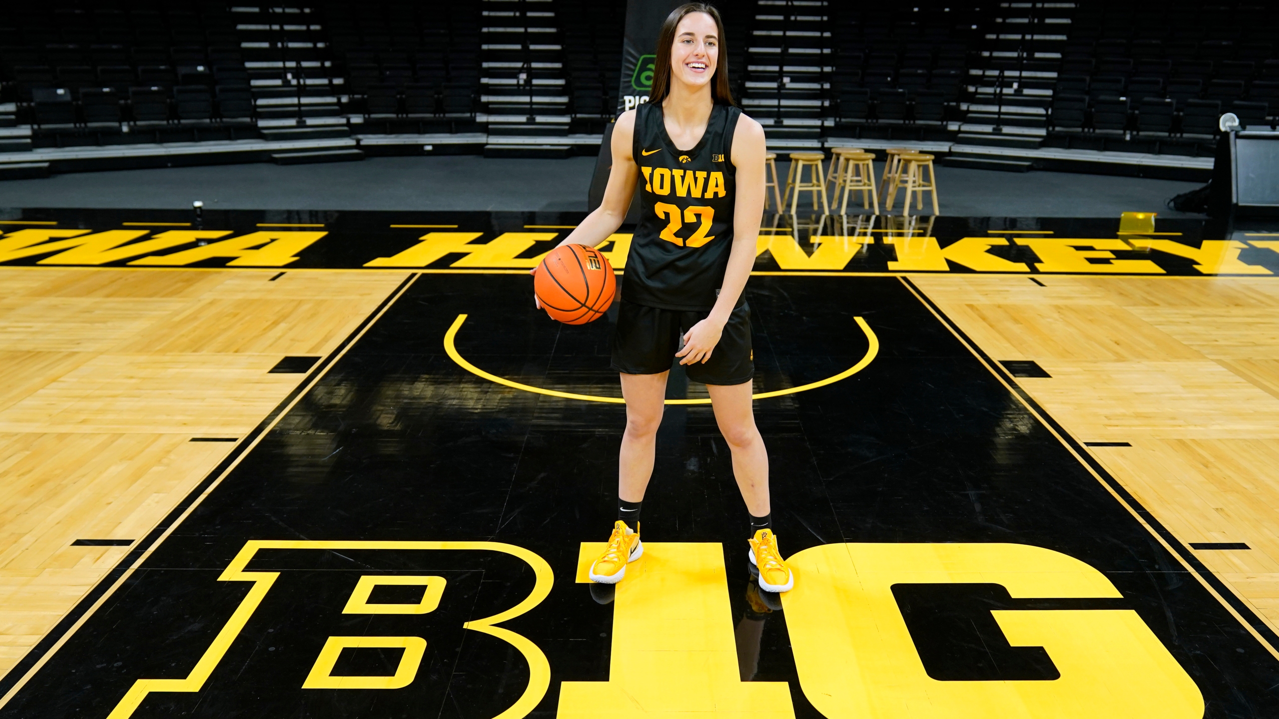 Iowas Caitlin Clark becoming marketing superstar in March Madness
