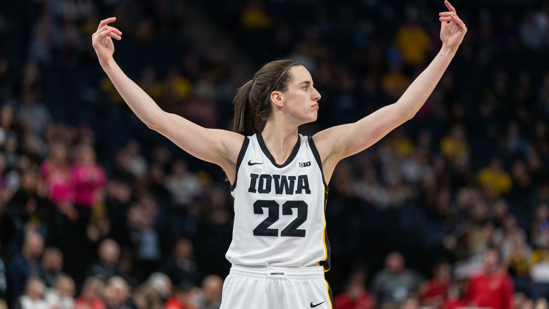 Iowa's Caitlin Clark takes center stage during March Madness Des Moines