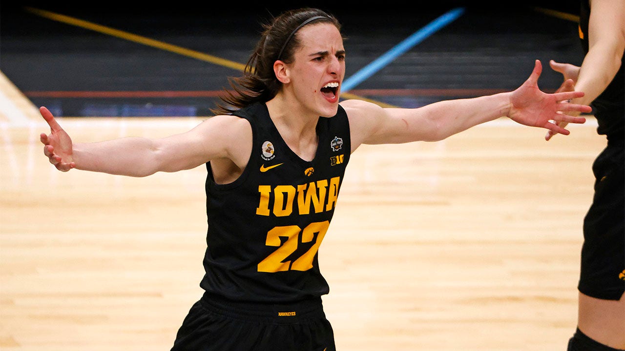 Hawkeyes' star Caitlin Clark waves off unguarded South Carolina player as Iowa stuns title favorite