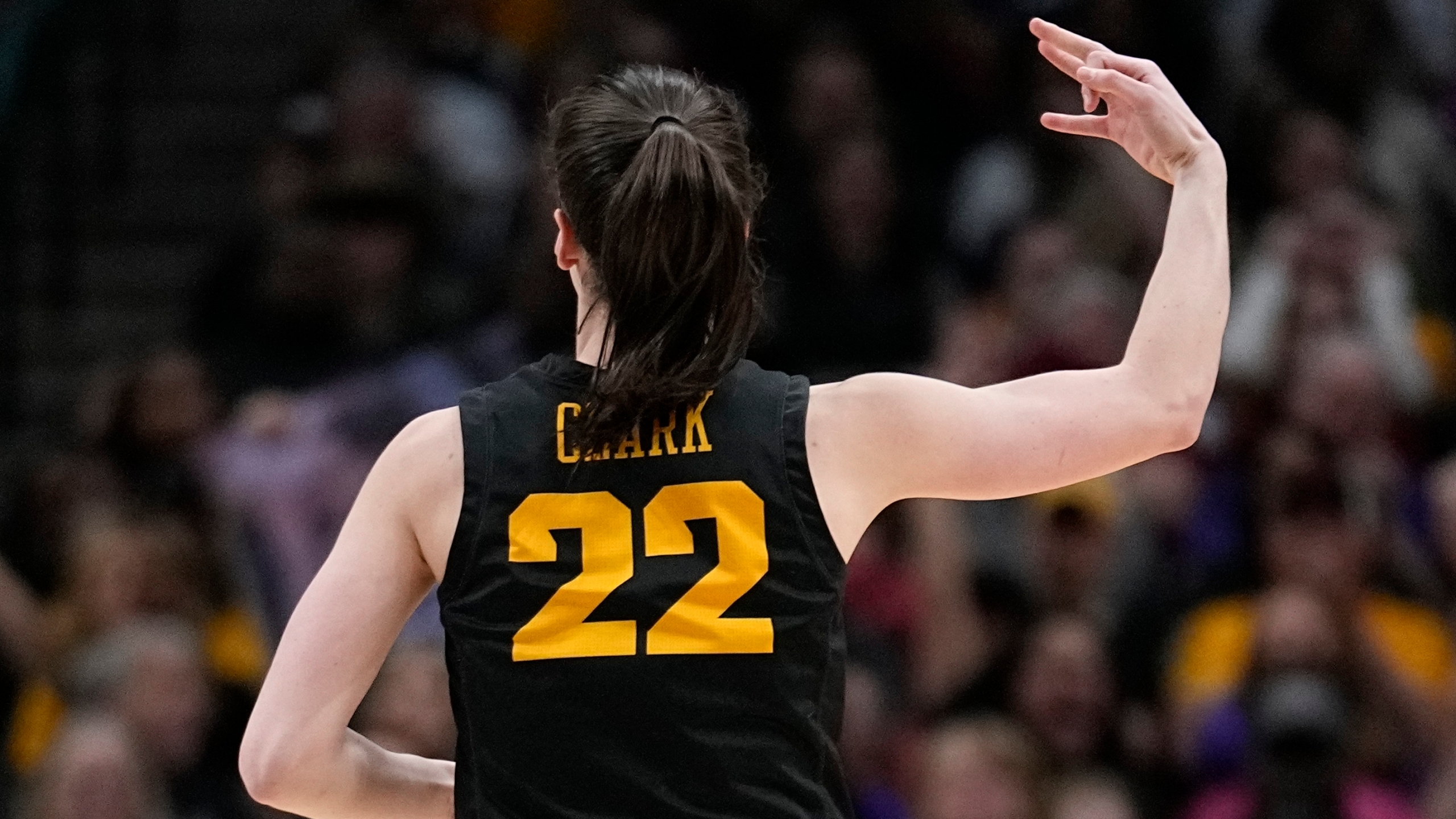 100th game for Caitlin Clark at Iowa is for national title