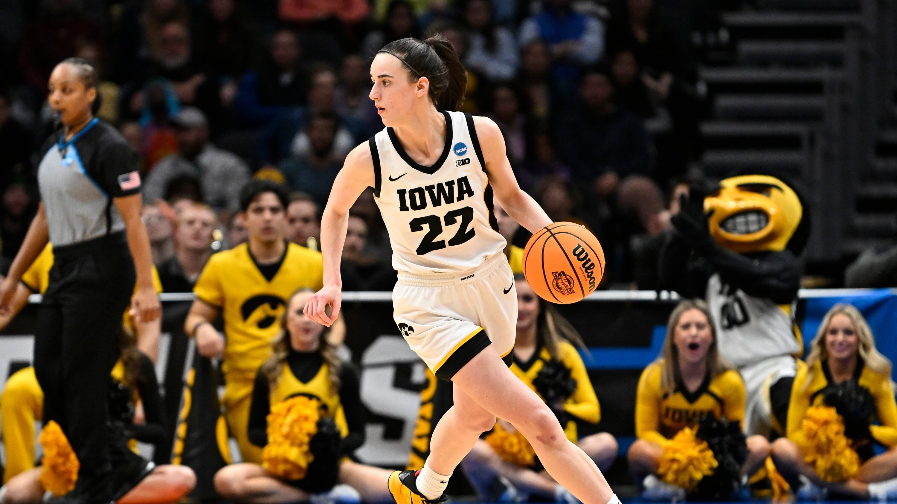 Caitlin Clark Leads Iowa to the Final Four, While L.S.U. Gets Past Its Cold Shooting